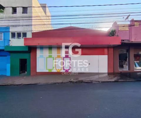 Salão Térreo na Rua Duque de Caxias, em maravilhosa localização da região central com grande fluxo de pedestres e veículos, são 370m² AC com divisórias em eucatex (reversível para vão livre), 02 wc, c