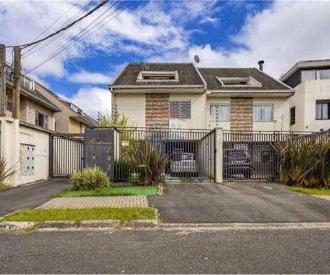 Casa de 3 pavimentos, com 165m² , 3 quartos, sendo 1 suíte, 2 vagas - ao lado do parque Atuba