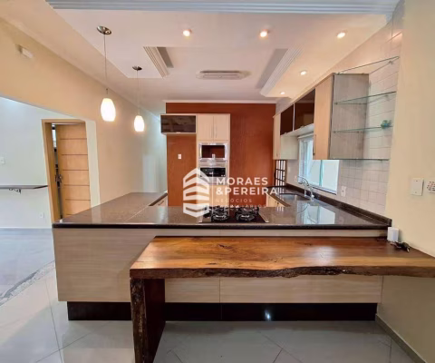Sobrado com 4 dormitórios para alugar, 298 m² por R$ 3.702,25/mês - Mombaça - Pindamonhangaba/SP