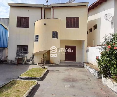 Sobrado com 4 dormitórios, 208 m² - venda por R$ 599.000,00 ou aluguel por R$ 5.000,00/mês - São Benedito - Pindamonhangaba/SP