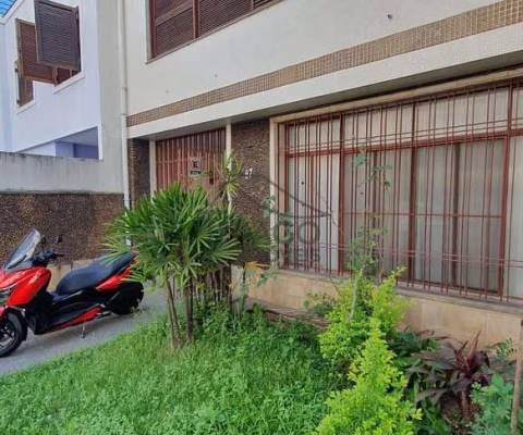 Excelente casa sobrado à venda no Tatuapé, de 268m², com 5 dormitórios, dividido pela parte superio