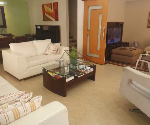 Casa à venda com 245m, 5 quartos sendo 4 suítes e 5 vagas, Chácara Tatuapé, São Paulo, SP