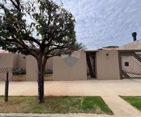 'Casa com piscina área gourmet e 3 suítes'