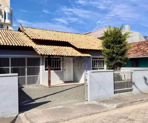 CASA COM 2 DORMITÓRIOS SENDO 1 SUÍTE R$656.000,00 NO BAIRRO GRAVATÁ EM NAVEGANTES/SC
