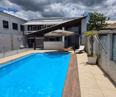 Casa à Venda na Enseada da Pinheira – 400m² | 6 Dormitórios | 50m da Praia