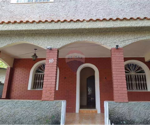 Excelente casa na Praia do Apara em Mangaratiba-RJ  com 04 quartos sendo duas suítes, área de lazer próxima ao Shopping Sahy e Centro.