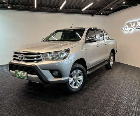 Toyota Hilux CD SRV 4x2 2.7 Flex 16V Aut.  - Prata - 2016/2017