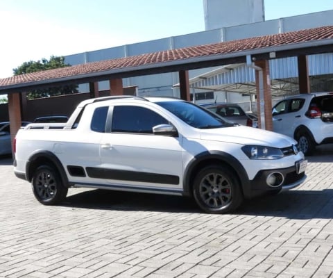 Volkswagen Saveiro Cross CE 1.6 16V  - Branca - 2014/2015