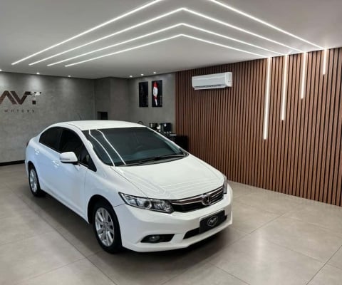 Honda Civic Sedan LXR 2.0 Flexone 16V Aut. 4p  - Branca - 2013/2014