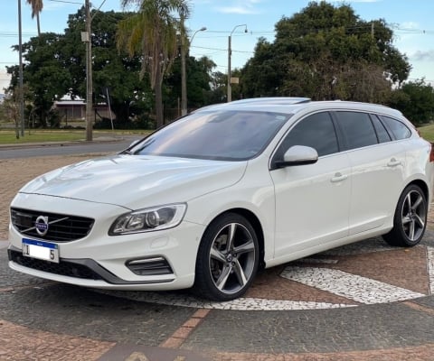 VOLVO V60 à venda.