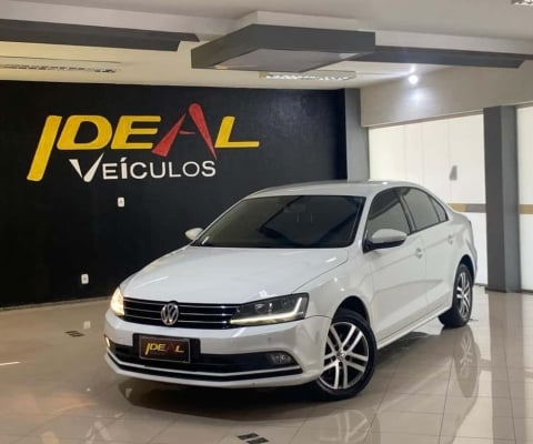 Volkswagen Jetta Comfortline 1.4 TSI  - Branca - 2017/2018