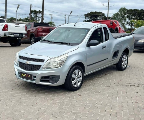 Chevrolet Montana LS - Prata - 2012/2013