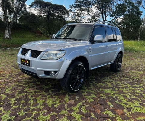 Mitsubishi Pajero TR4 2.0 - Prata - 2010/2011