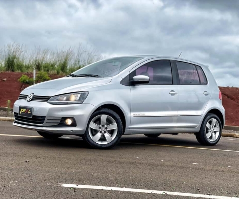 Volkswagen Fox Comfortline 1.6 - Prata - 2016/2017