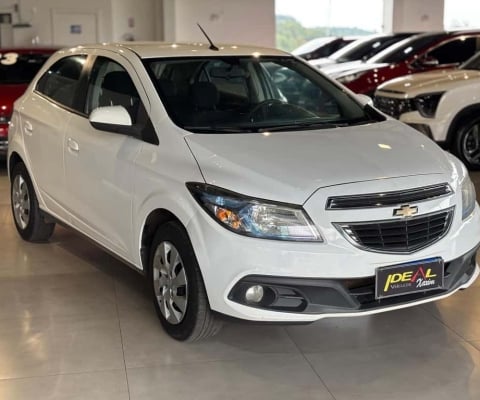 Chevrolet Onix 1.4 LT - Branca - 2014/2015