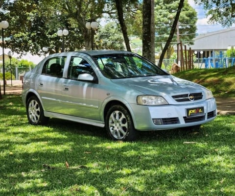 Chevrolet Astra Advantage 2.0  - Prata - 2010/2011