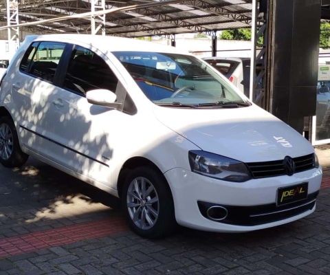 Volkswagen Fox MOTION 1.6 - Branca - 2012/2013