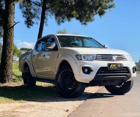 Mitsubishi L200 Triton MC/ HPE D - Branca - 2014/2015