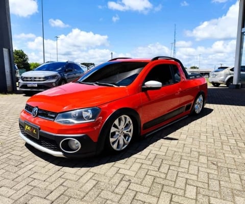 Volkswagen Saveiro W/NOVA  CE CROSS - Vermelha - 2013/2014