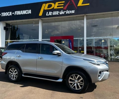 Toyota Hilux SW4 I/  SWSRXA4FD - Prata - 2018/2018