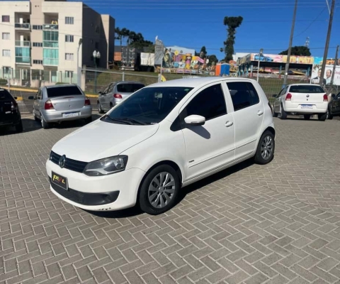 Volkswagen Fox 1.0 Flex - Branca - 2012/2012