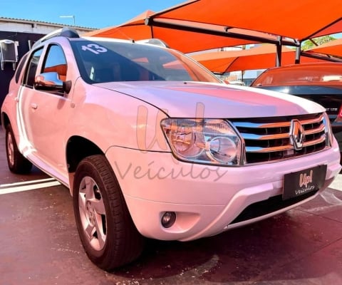 Renault Duster 20 D 4X2A - Branca - 2013/2013