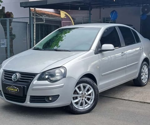 Volkswagen Polo Sedan 1.6 Mi Total Flex 8V 4p