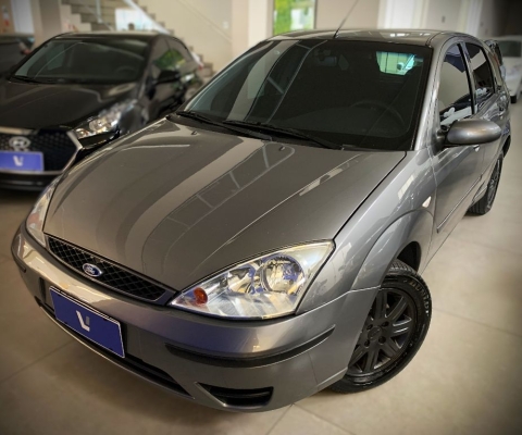 Ford Focus 1.6 8v 5p