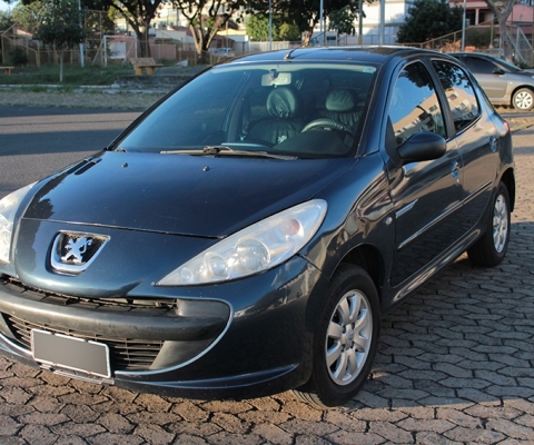 PEUGEOT 207 à venda.