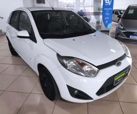 Ford Fiesta SE 1.6 8V Flex 5p  - Branca - 2013/2014