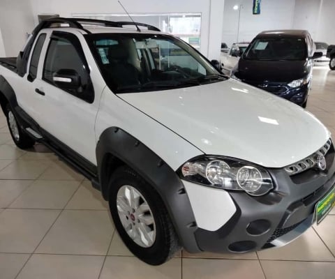 Fiat Strada Adventure 1.8/ 1.8 LOCKER Flex CE  - Branca - 2012/2013