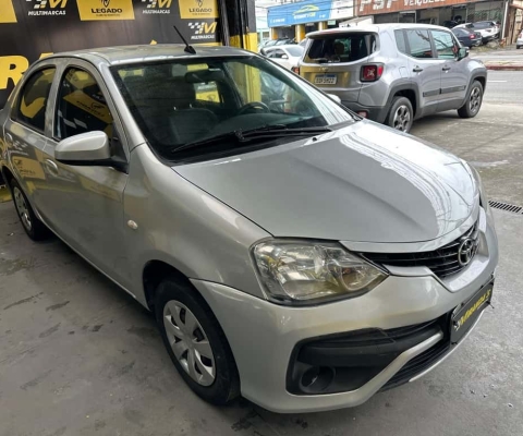 Toyota Etios 2018 1.5 x sedan 16v flex 4p automático