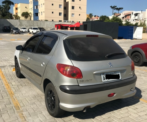 PEUGEOT 206 à venda.