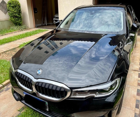 BMW 320iA à venda.