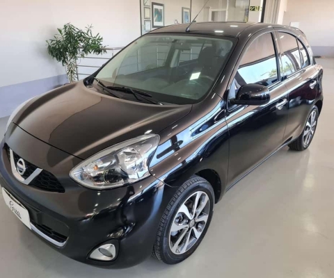 Nissan March 16SL - Preta - 2014/2015