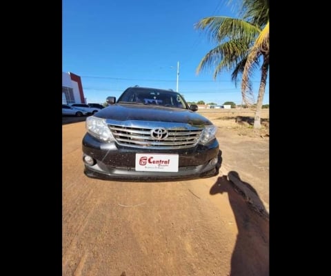 TOYOTA HILUX SW4 4X2SR 2014