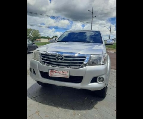 TOYOTA HILUX CD4X4 SRV 2013