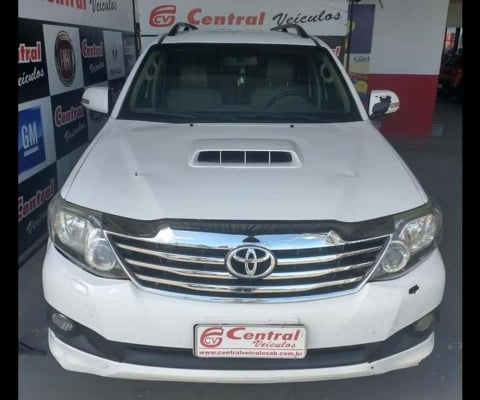 TOYOTA HILUX SW4 SRV 4X4 2013