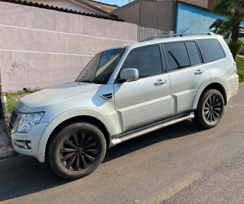 MITSUBISHI PAJERO FULL à venda.