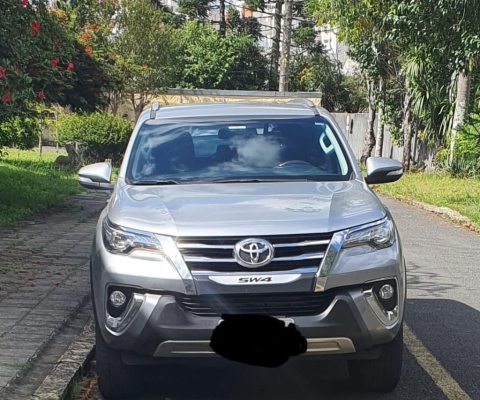 TOYOTA HILUX SW4 à venda.