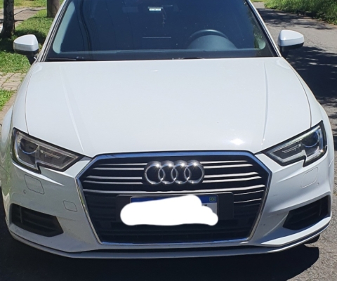 AUDI A3 à venda.