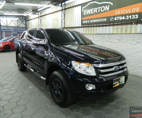 Ford Ranger XLT 2.5 16V 4x2 CD Flex - Preta - 2013/2013