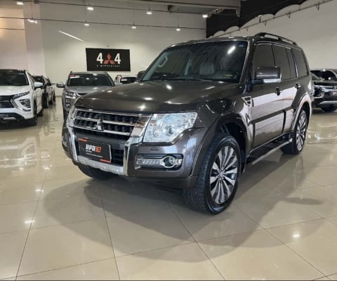 Mitsubishi PAJERO 3.2 HPE 4X4 7 LUGARES 16V TURBO INTERCOOLER DIESEL 4P AUTOMÁTICO