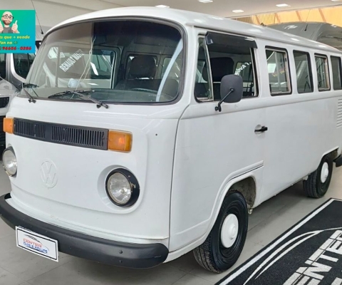 Volkswagen - Kombi 9 lugares Apenas 86.000kms