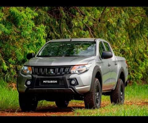 Mitsubishi L200 TRITON 2.4 16V TURBO DIESEL OUTDOOR GLX CD 4X4 MANUAL