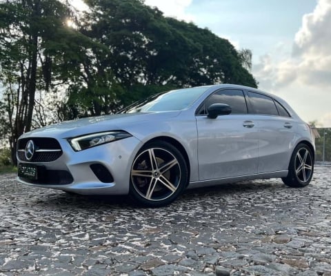 Mercedes-Benz Classe A A 250 2.0 TB Sport Aut.  - Prata - 2018/2019