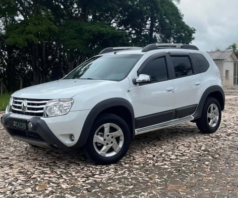 Renault Duster 16 D 4X2 - Branca - 2014/2015