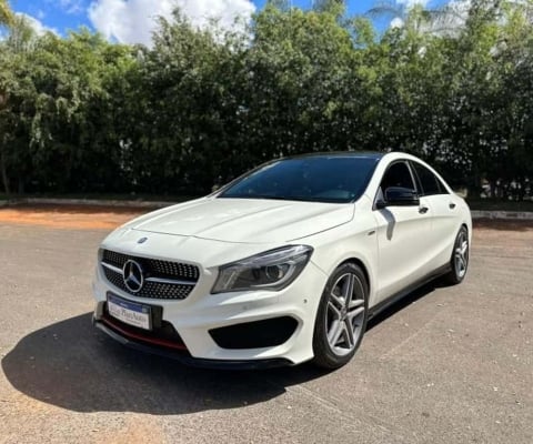 Mercedes-Benz Cla 250 M.BENZ I/ CLA250 4M - Branca - 2014/2015