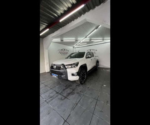 Toyota Hilux CD 4x4 2.8 Diesel Mec.  - Branca - 2018/2019