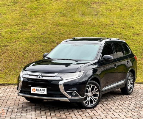 Mitsubishi Outlander 2.2 Turbodiesel - Preta - 2016/2017